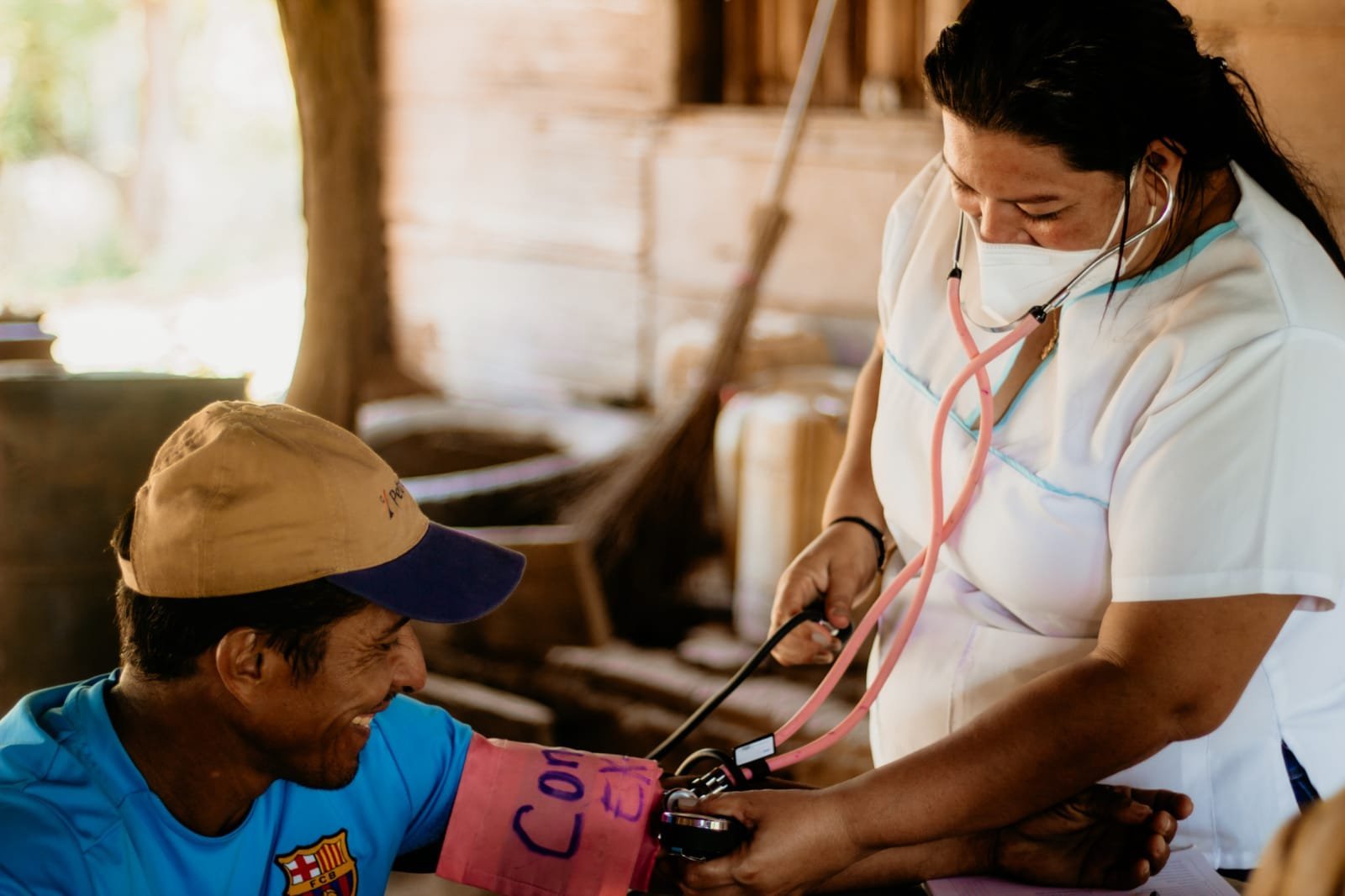 “De la carencia a la acción: iniciativas que refuerzan los servicios de salud en el sur del país”